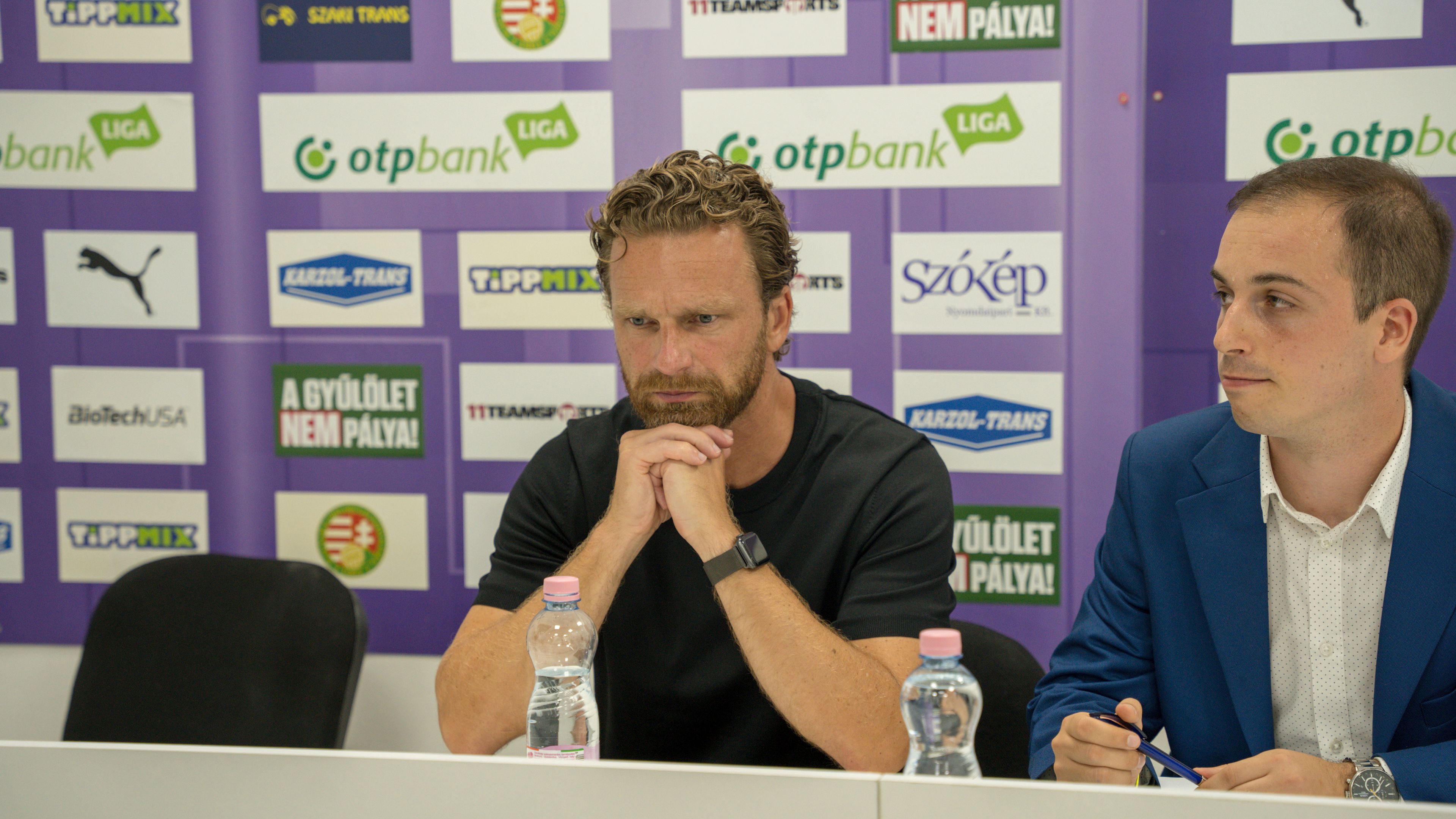 A Fehérvár edzője a sajtótájékoztatón sem volt túl jó hangulatban (Fotó: Cselleng Ádám)