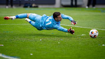 Kölcsönadta friss bajnok kapusát a Dortmund