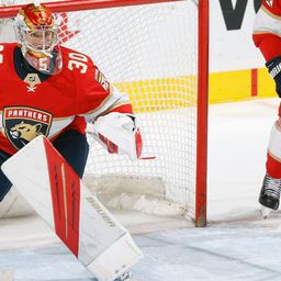 NHL: nem kis összegért hosszabbított a legfiatalabb kapus
