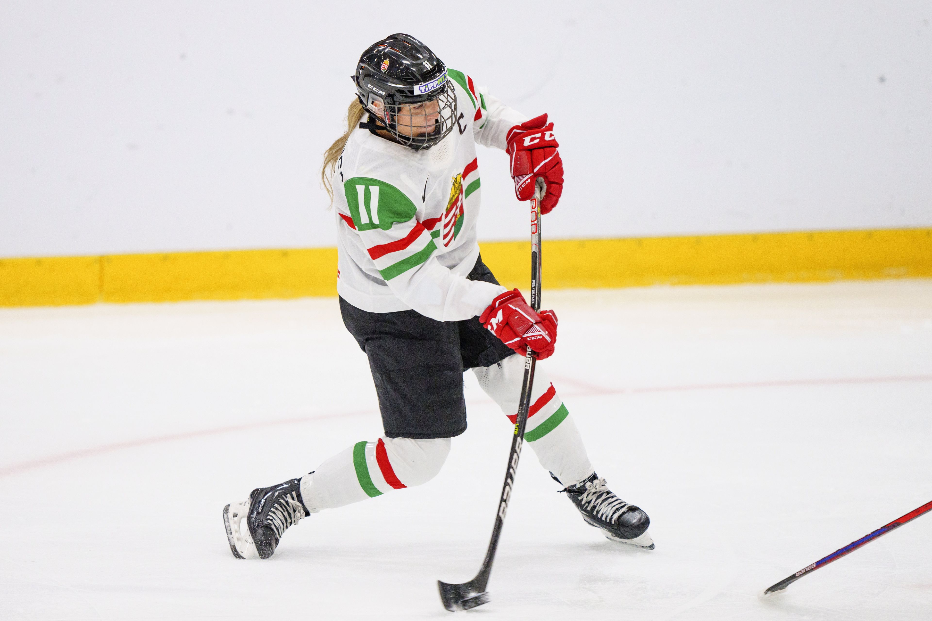 Garát-Gasparics Fanni a Dániában zajló női jégkorong-világbajnokság negyeddöntőjében játszott Egyesült Államok-Magyarország mérkőzésen Herningben (Fotó: MTI/EPA/Ritzau/Bo Amstrup)