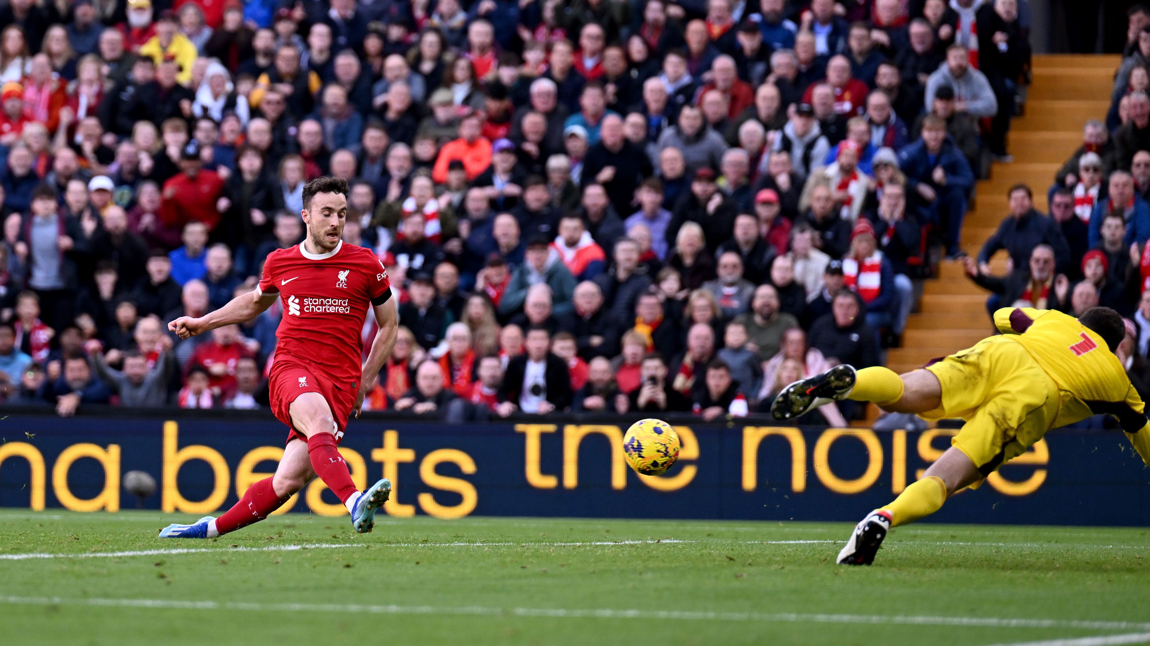 Jota góljával szerzett vezetést a Liverpool