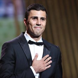 „Vinícius frusztrált”; „a Real Madrid bojkottált, Rodri nyert” – a nemzetközi sportsajtó az Aranylabda-gála után