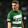 Megvan, mennyiért vihető a topligás csapatok által körüludvarolt sztárcsatár