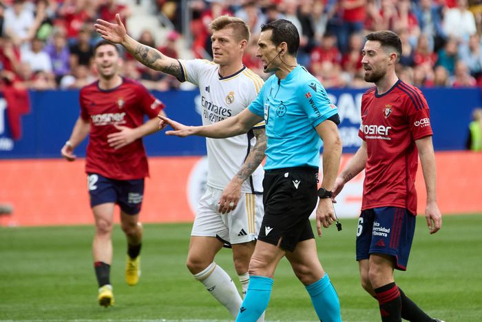 Toni Kroos szerint Inigo Martinez hiánya miatt ilyen gyenge a Barcelona védelme