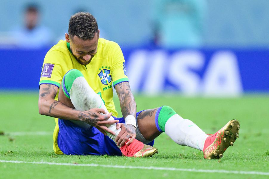 A bokasérülés mellé még be is lázasodott a brazil Neymar (Fotó: Markus Gilliar/Getty Images)