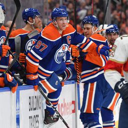 Egyetlen hazai csapat nyert NHL-ben, az sem akárhogyan – videóval