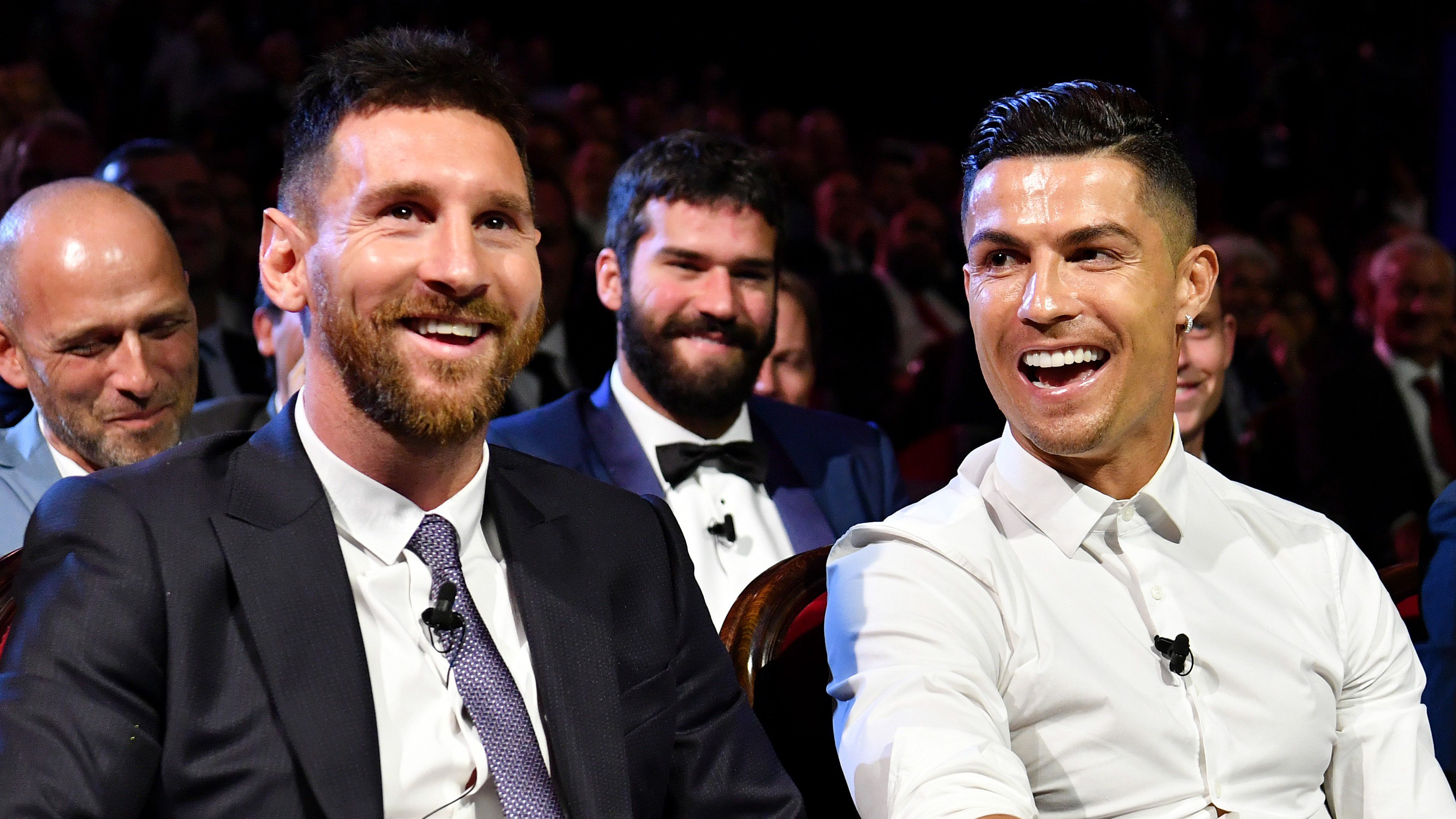 Messi vagy C. Ronaldo? Megnevezték a 21. század legjobbját!
