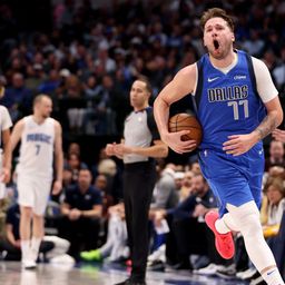 Doncic 45 pontot dobott, rangadót nyert a címvédő