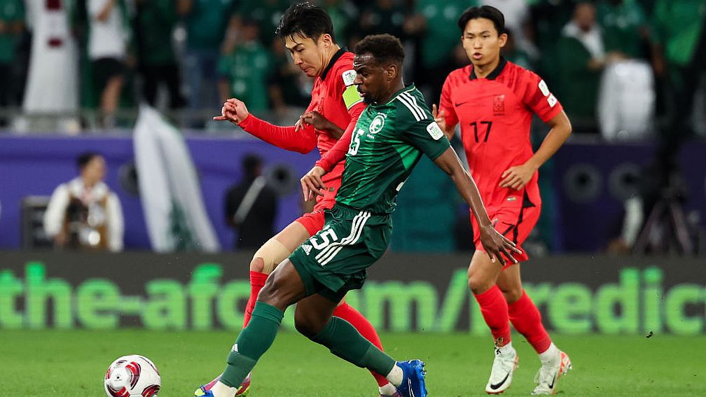 Szon Hung Min (balra) gólképtelen maradt a szaúdiak ellen, de a tizenegyesét belőtte a szétlövésben