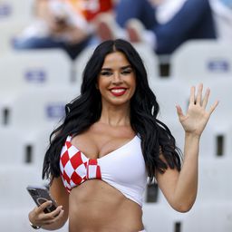 Ezzel a jó hírrel szerez örömöt a futballdrukkereknek a horvát kebelcsoda – videóval, képekkel