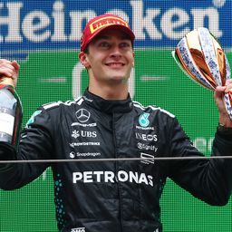 Szerződést hosszabbítana pilótájával a Mercedes