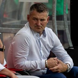 Azért eshet ki a Kisvárda, mert a sportigazgató hagyta dolgozni az edzőket