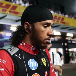 Alig szoktuk meg pirosban, máris új színekben Lewis Hamilton! – fotók