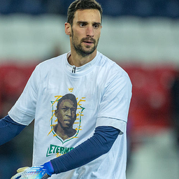 Aggasztó dolgot posztolt a lóról leeső PSG-kapus felesége