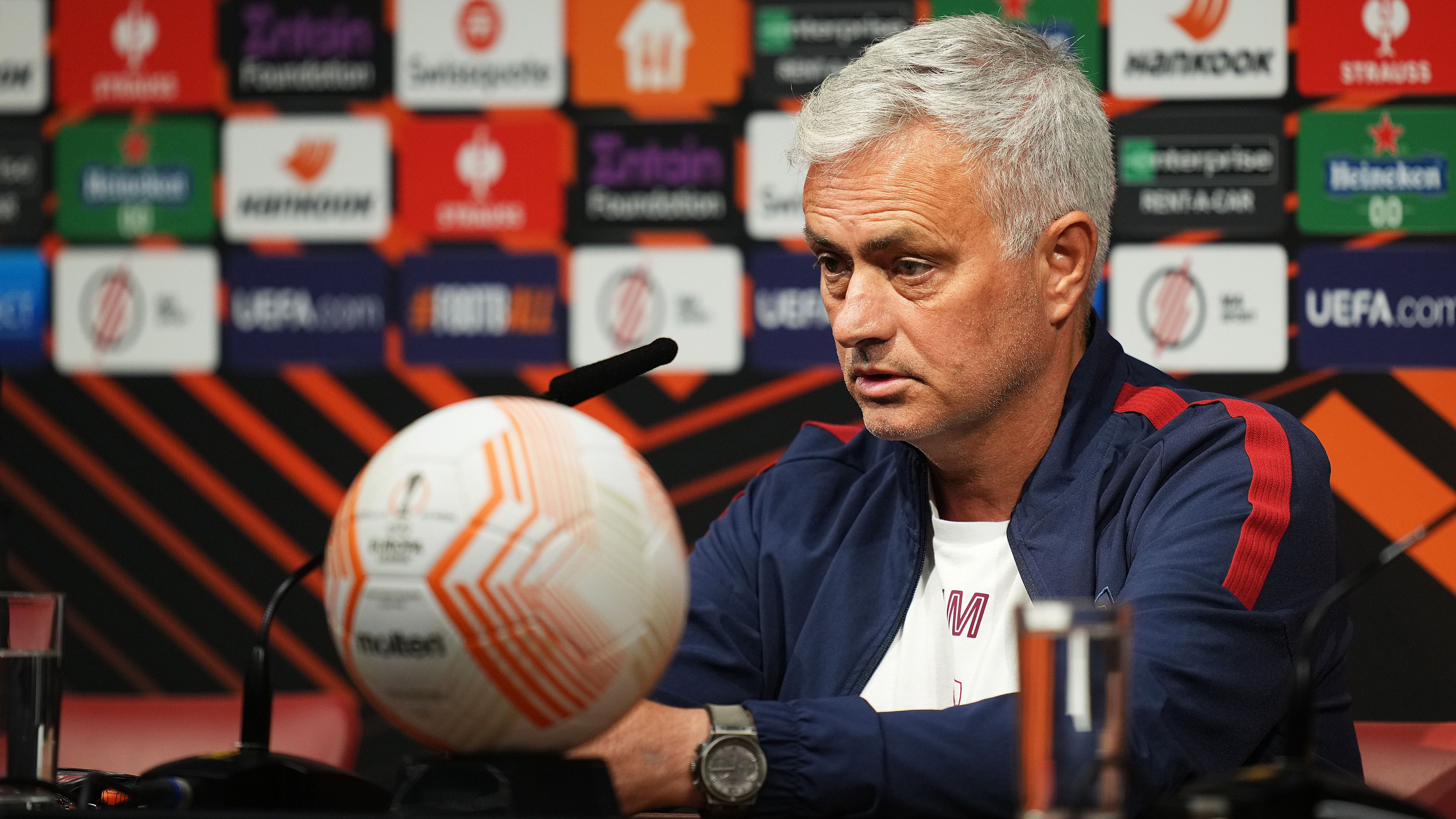 José Mourinho az Európa-liga-döntőre készülői csapatának kapitányaival már megosztotta, hogy milyen gondolatok járnak a fejében az esetleges távozásával kapcsolatban