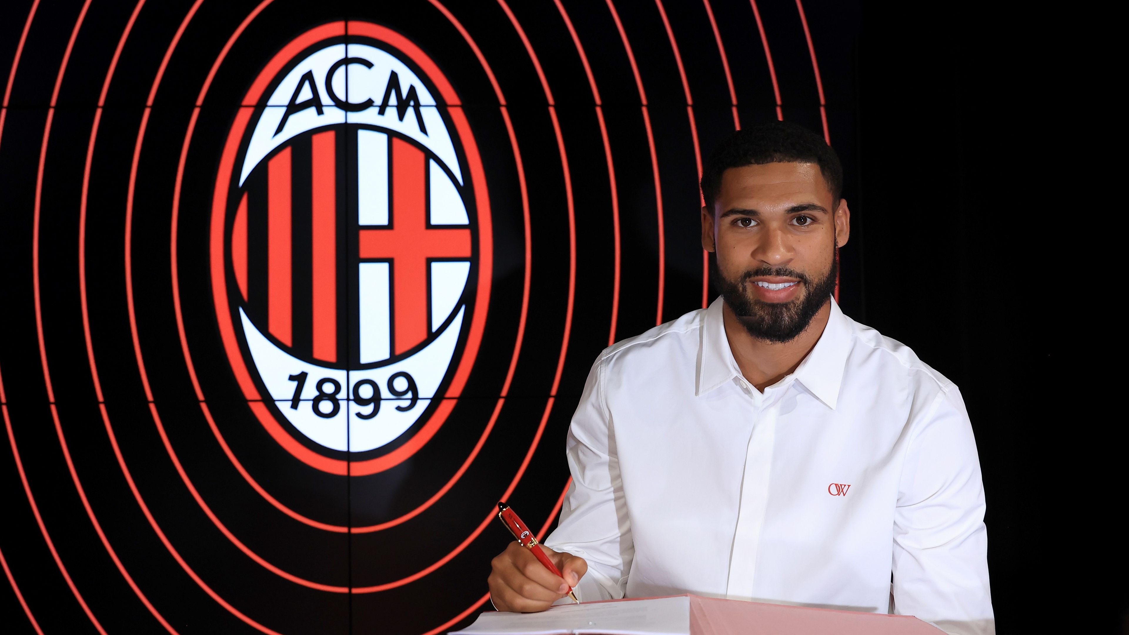 Az angol középpályás négy évre írt alá az AC Milanhoz