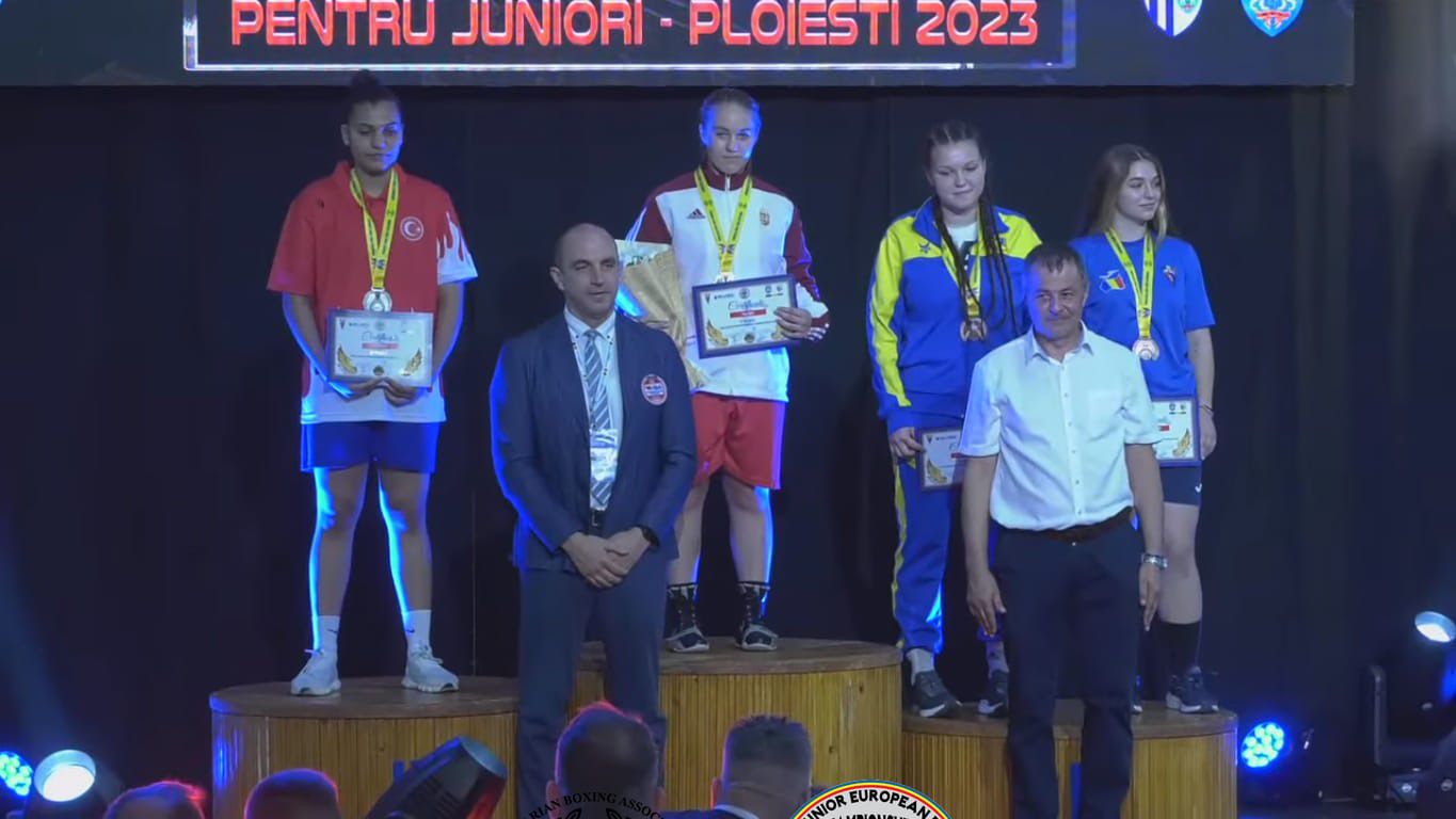 Budai Flóra junior Európa-bajnok (Fotó: Magyar Ökölvívó Szakszövetség)