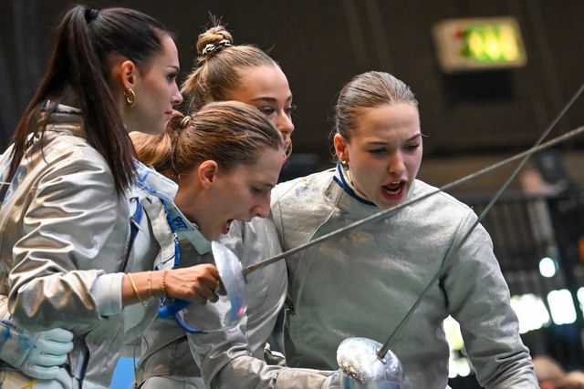 Elődöntős a női kardcsapat