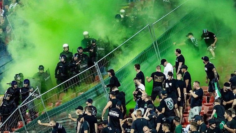 Nem múlt el balhé nélkül a Banja Luka–Ferencváros mérkőzés (Fotó: hooligans_cz/Instagram)