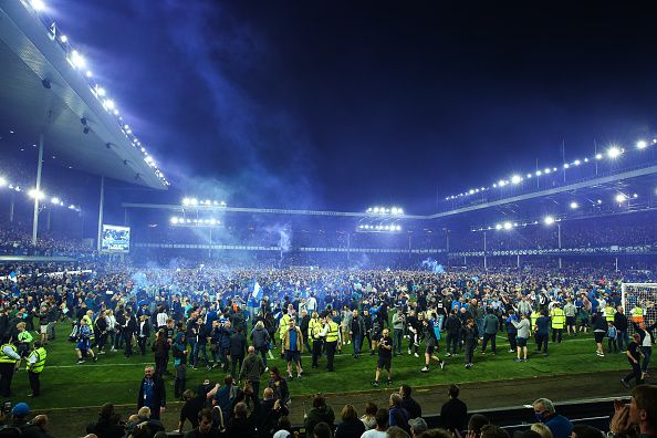 Az Everton brutális, 144 millió forintnyi büntetést kapott a szurkolói miatt