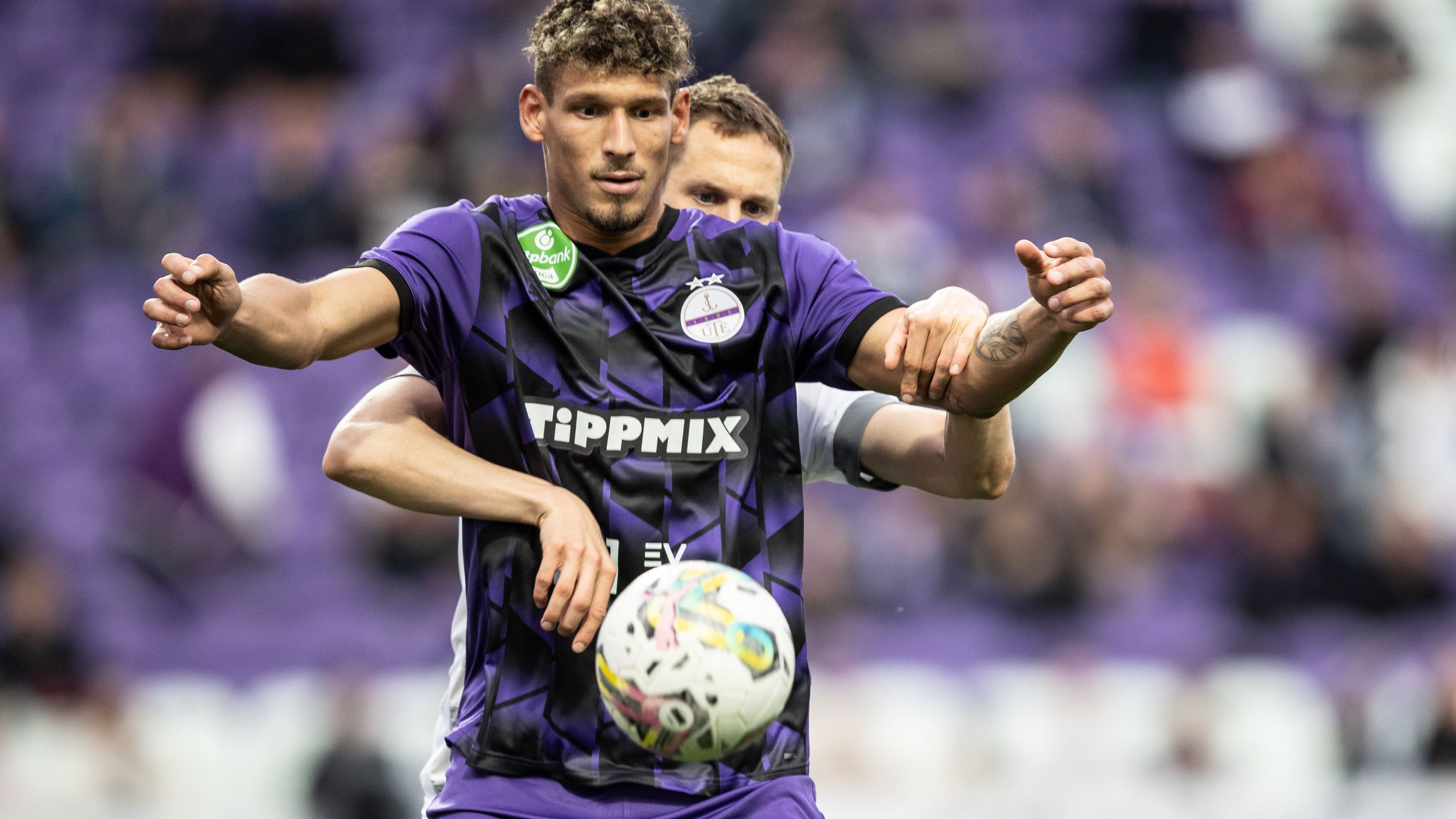 Hiába vezetett az emberhátrányban küzdő DVSC, az Újpest mindhárom pontot hazavitte