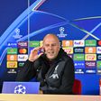 Arne Slot elmagyarázta, miért hiányzik Chiesa a Galatasaray elleni keretből