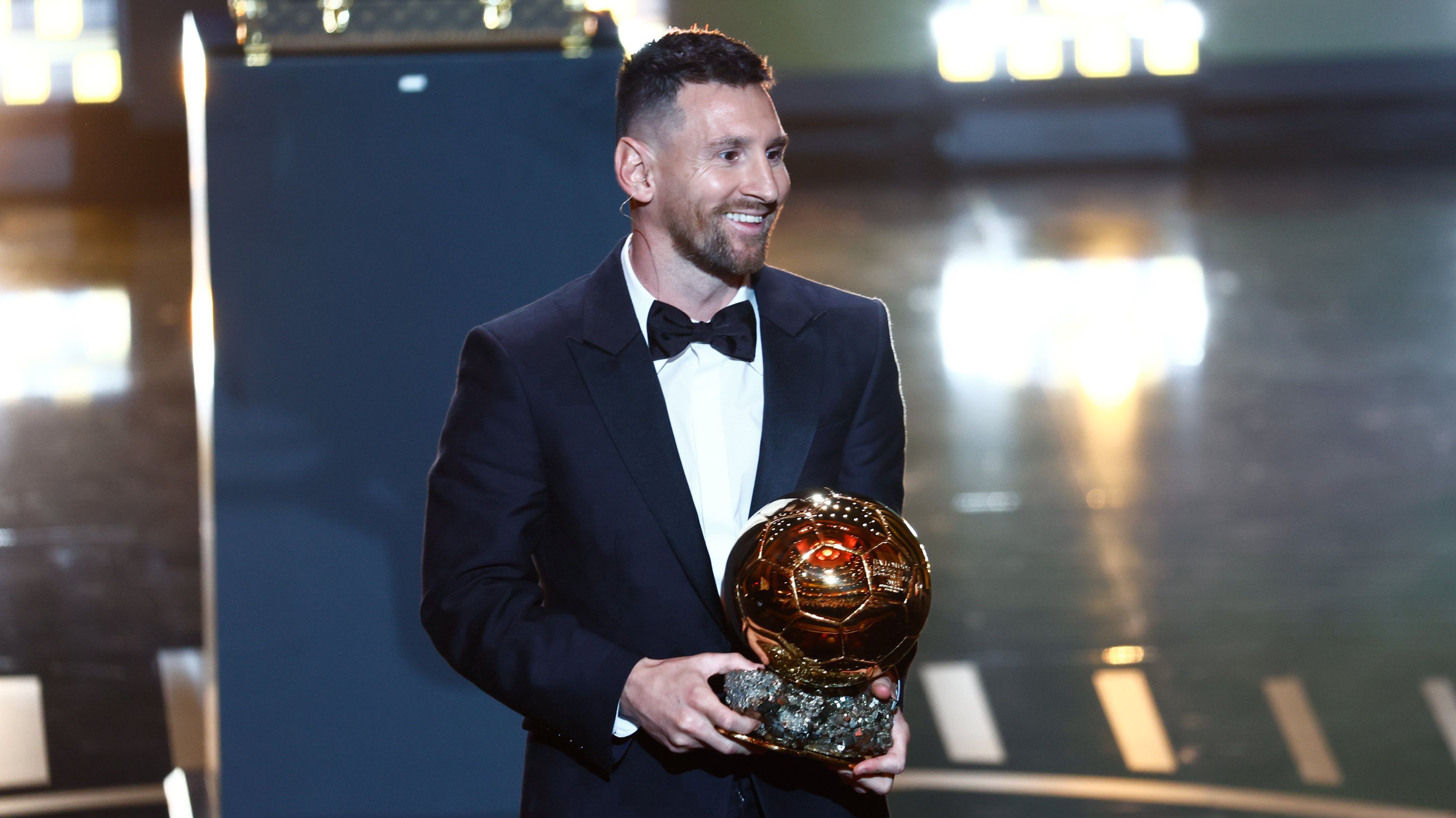 Lionel Messi nyolcadszor kapta meg az Aranylabdát (Fotó: France Football)