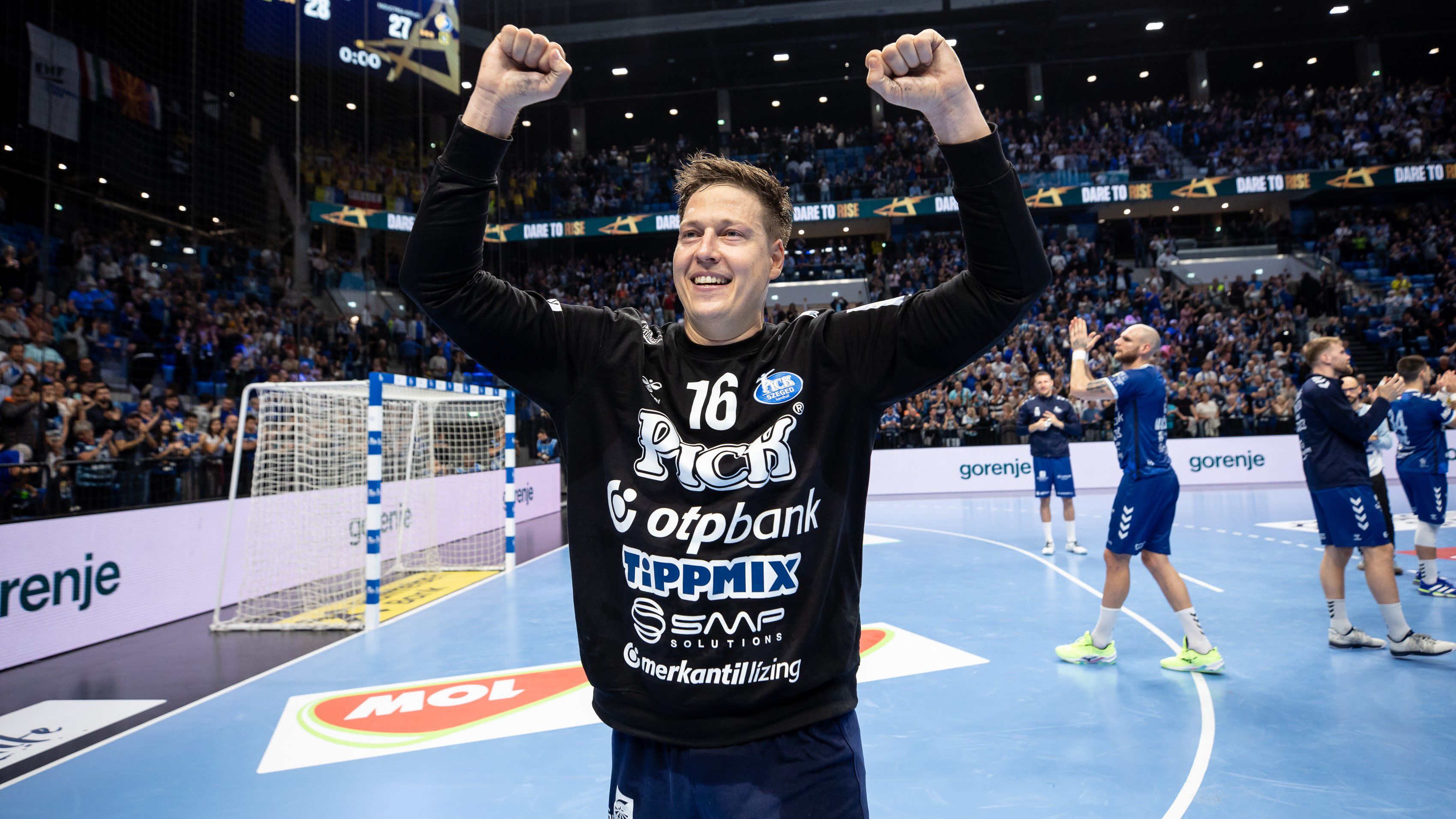 Mikler Roland tizennégy védéssel zárt a Kielce ellen (Fotók: EHF)