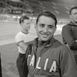 Sante Gaiardoni az egyik 1960-as olimpiai győzelme után