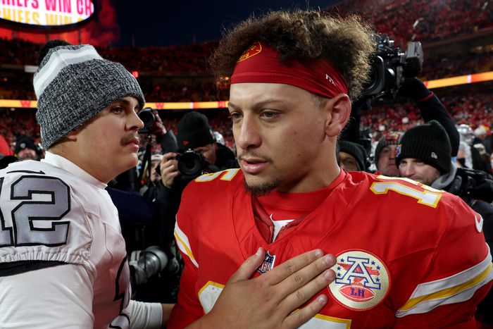 Aidan O'Connell és Patrick Mahomes (Fotó: Getty Images)