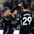 Két büntető, hétgólos meccsen verte londoni ellenfelét az Arsenal