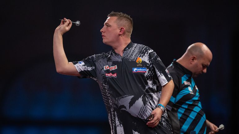 Chris Dobey kiejtette Rob Crosst