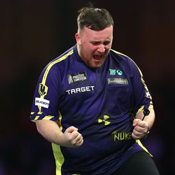 Van Gerwen dominált, Luke Littlert megszorongatták a nyolcaddöntőben