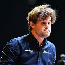 Hoppá:  a világbajnok Carlsen mégis játszik