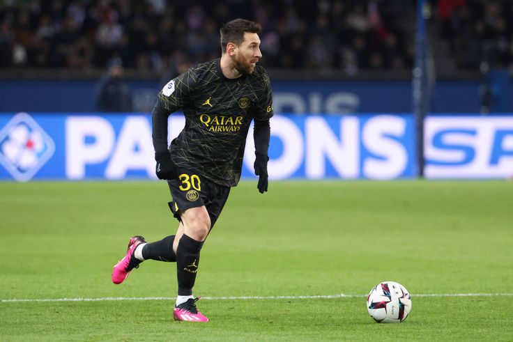 Újabb játékost igazolt a Fradi, Messi először nyilatkozott a vb óta, meghalt a Chicago hokis legendája – hírösszefoglaló