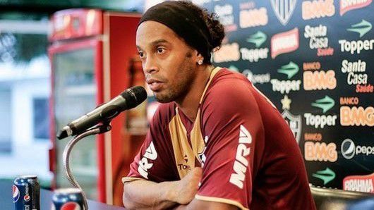 Ronaldinho 560 milliót bukott egy korty Pepsin