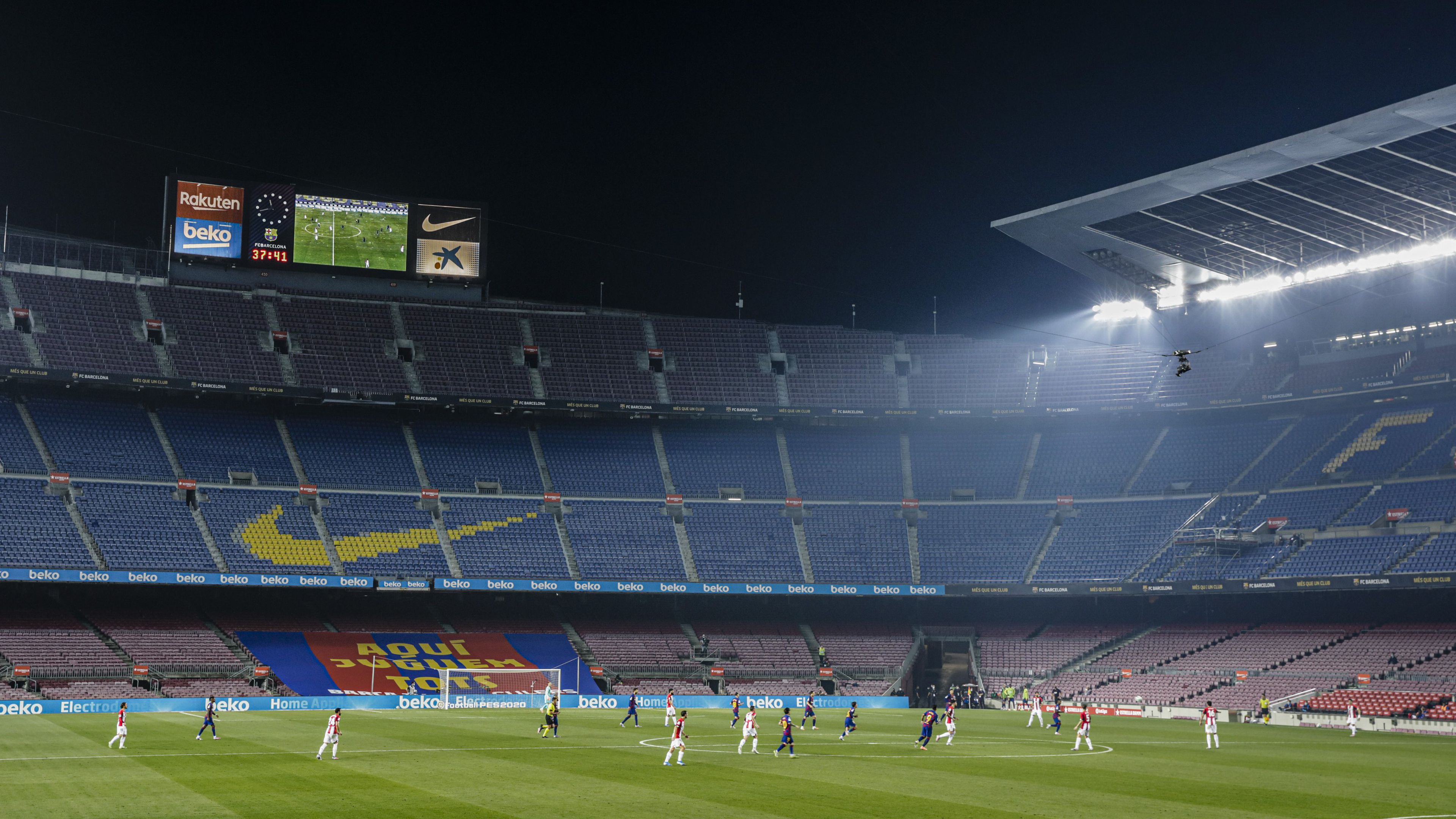 1957 óta először fordulhat elő, hogy a Barcelona nem a Camp Nou-ban fogadja ellenfeleit.