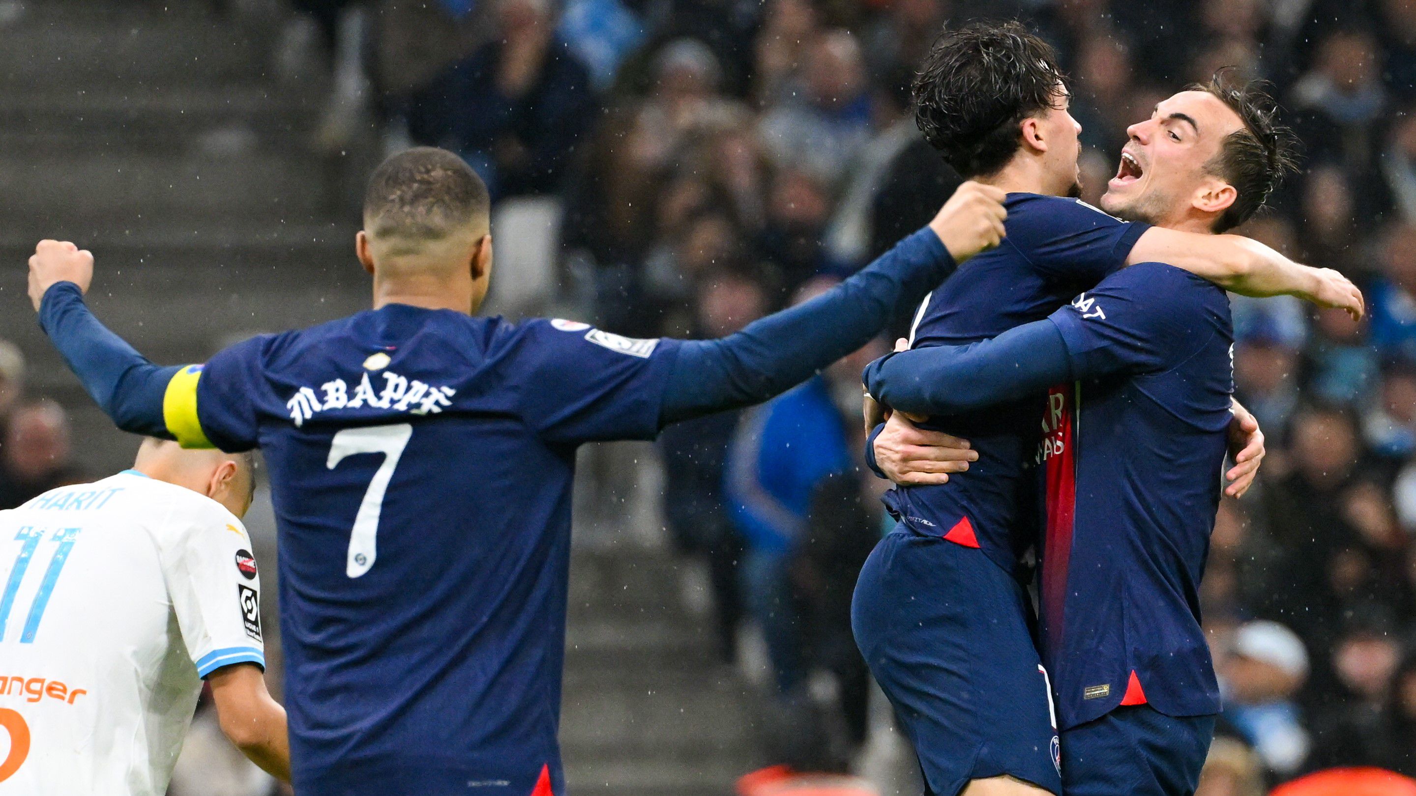A PSG emberhátrányban is megnyerte a Marseille elleni rangadót