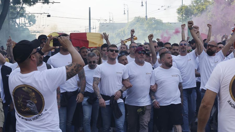 Több helyen is verekedés tört ki Budapesten az El-döntő előtt – videókkal