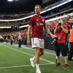35 esztendős védőt igazolhat a Manchester United