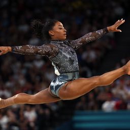 Újabb olimpiai bajnoki címével Simone Biles beérte Keleti Ágnest és Nadia Comanecit