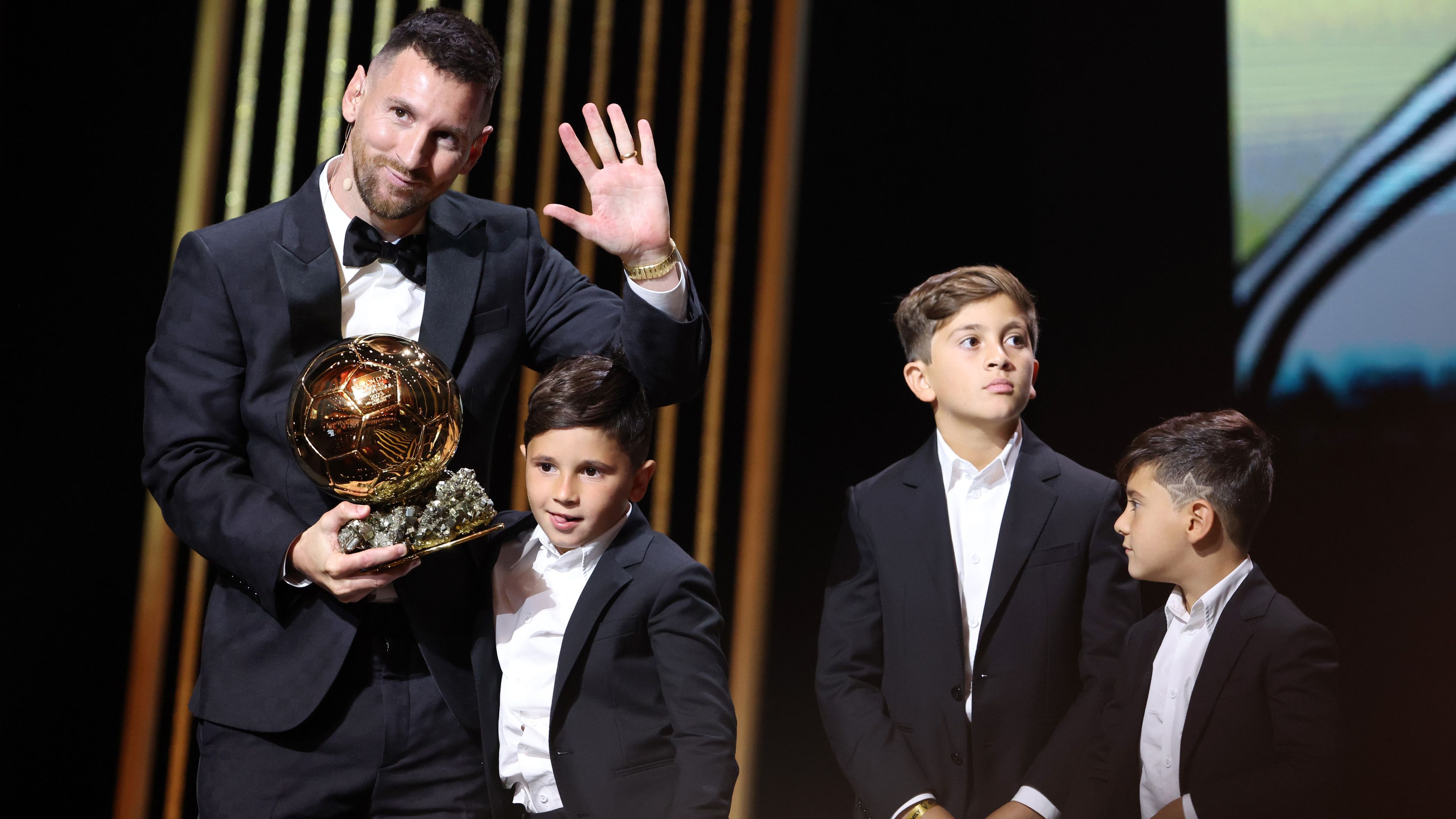 Messi megnyerte nyolcadik Aranylabdáját; kikapott a Fiorentina – reggeli hírösszefoglaló