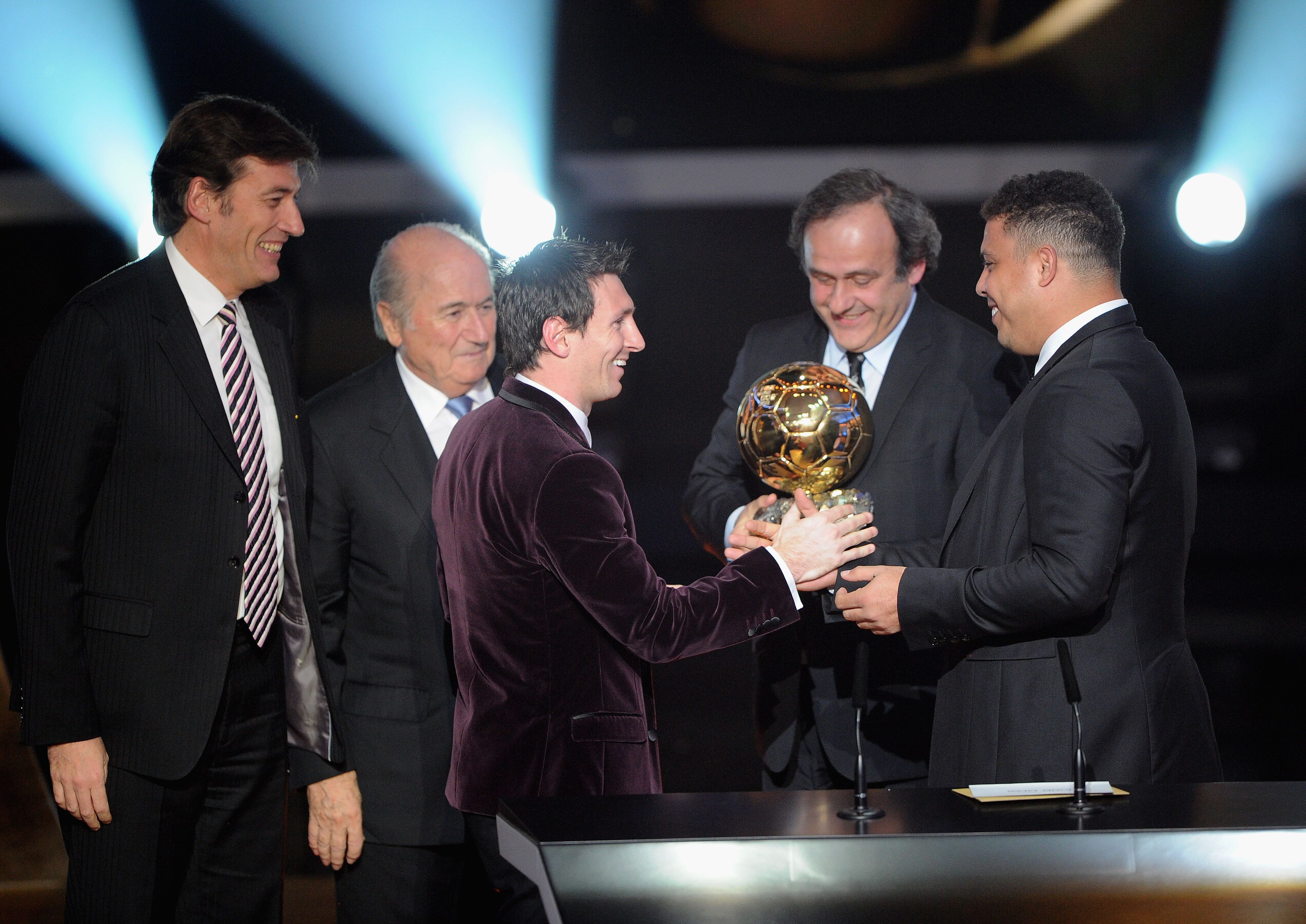 2011-ben a brazil Ronaldo, Michel Platini és Sepp Blatter is ott volt a triplázásnál