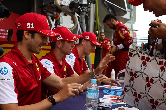 Calado nagyon boldog, hogy a Ferrari pilótája maradhat