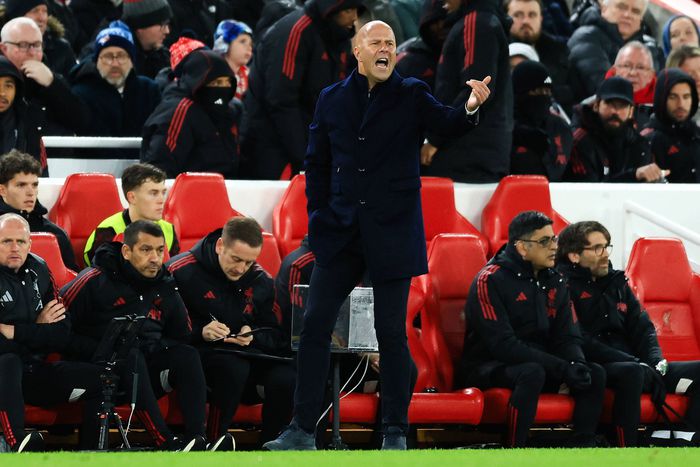 Arne Slot megtartotta pénteki sajtótájékoztatóját