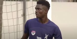 Δοκιμάζει Αφρικανό στόπερ ο Ολυμπιακός (vid)