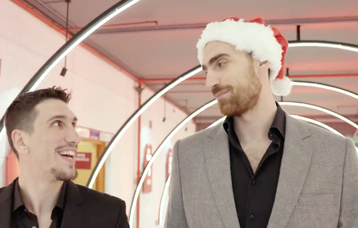 Ο Λαρεντζάκης και τα μελομακάρoνα του Μιλουτίνοφ - Η οικογένεια του Ολυμπιακού μαζί στα δύσκολα, μαζί και στις γιορτές (vid)