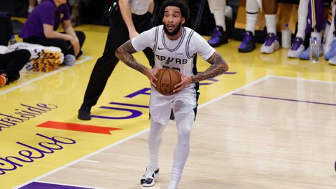 Πήραν το «θρίλερ» οι Σπερς κόντρα στους Νικς, με «καυτό» Τσαμπάνιε