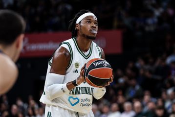 Ο Χολμς μίλησε για την πρόκληση με τον Ολυμπιακό κι αποθέωσε Φαρίντ