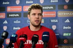 Βεζένκοφ: «Το ντέρμπι δίνει ψυχολογία - Είναι το μεγαλύτερο ντέρμπι στην Ευρώπη»